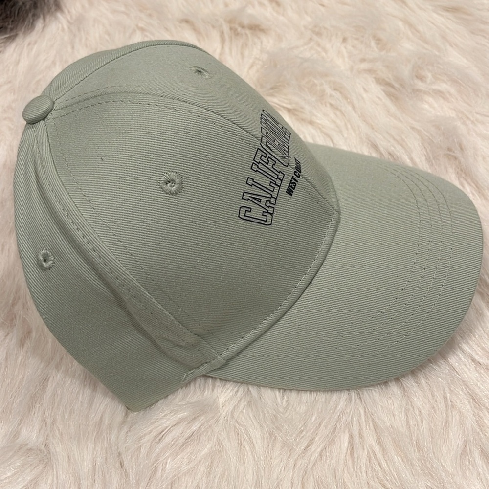 Baseball cap - Picture 3 of 7